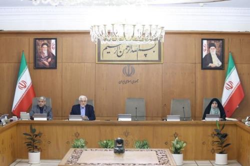 گزارش ظفرقندی از کاهش چشم گیر مهاجرت کادر درمان در ۶ ماهه دوم ۱۴۰۳