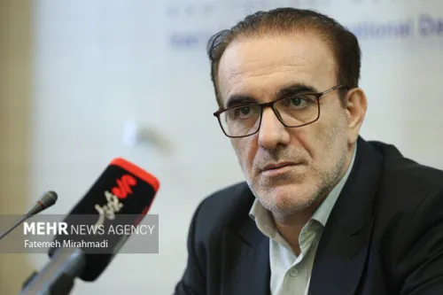 ۳۰ هزار پزشک دست از طبابت کشیده اند