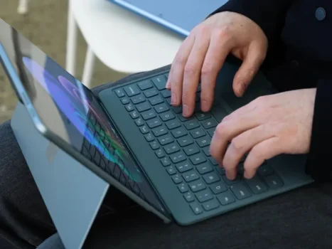 مقایسه سرفیس پرو ۱۱ (۱۳ اینچ) با سرفیس پرو ۱۲ اینچی